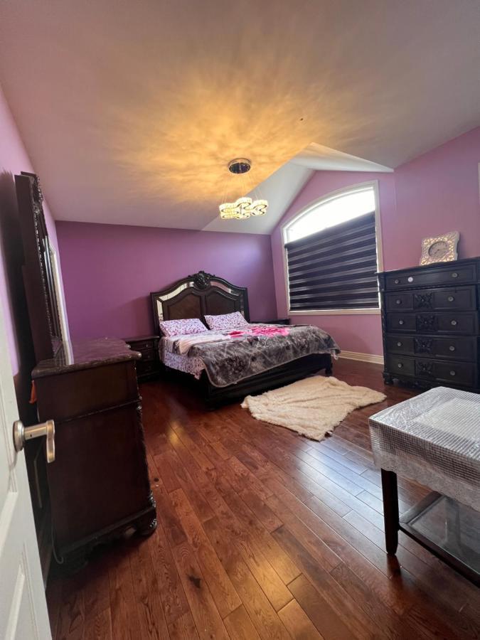 Spacious Detached In แบรมพ์ตัน ภายนอก รูปภาพ