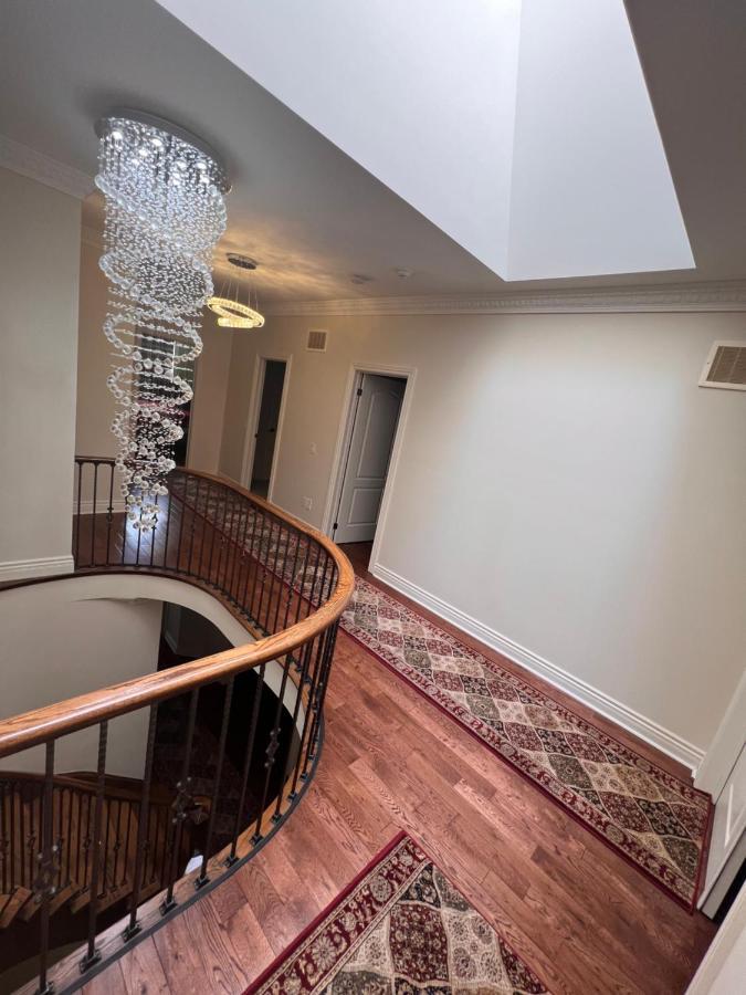 Spacious Detached In แบรมพ์ตัน ภายนอก รูปภาพ
