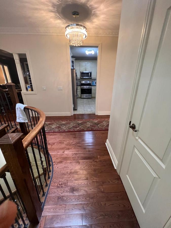 Spacious Detached In แบรมพ์ตัน ภายนอก รูปภาพ