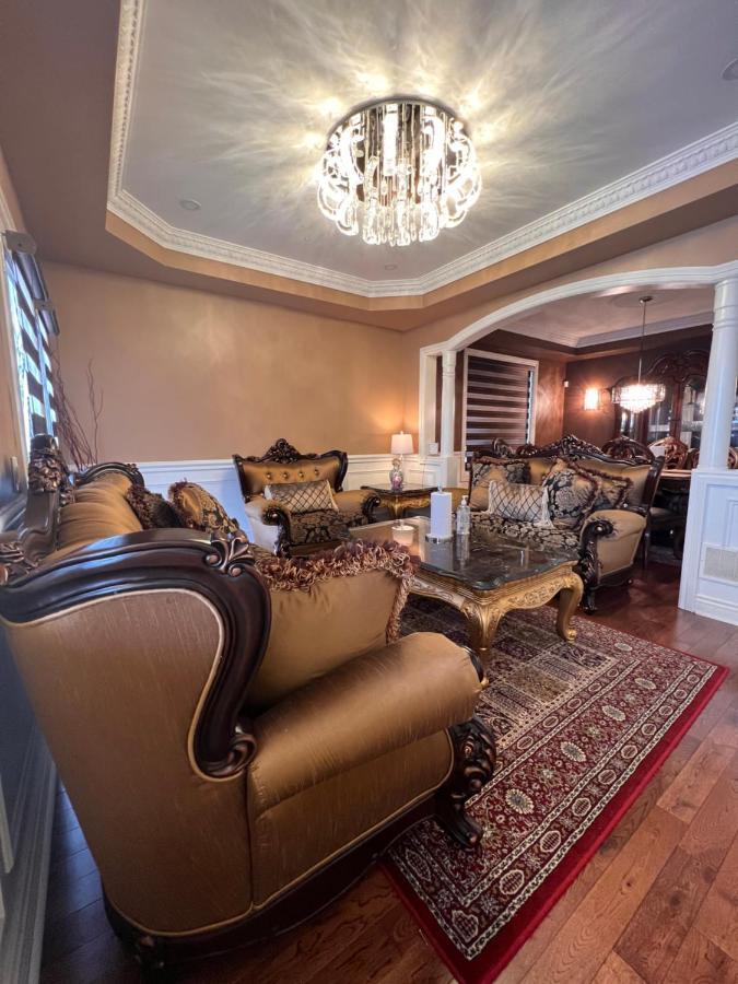Spacious Detached In แบรมพ์ตัน ภายนอก รูปภาพ